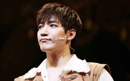 Rơi khỏi sân khấu từ độ cao 3 mét, Jun.K phải nhập viện cấp cứu, 2PM hủy concert
