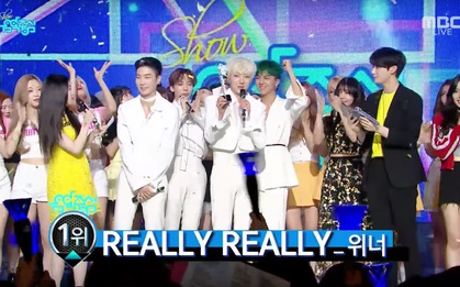 BXH vừa trở lại Music Core sau 1 năm rưỡi đã lập tức nằm bẹp dưới chân WINNER