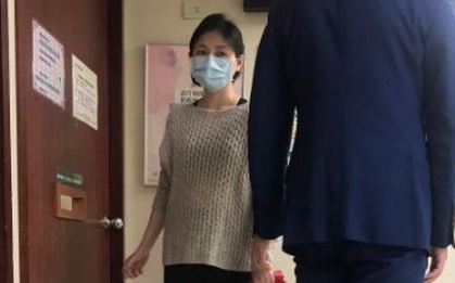 Vừa phủ nhận tin đồn bầu bí, Đại S đã lộ ảnh cùng chồng tới bệnh viện phụ sản