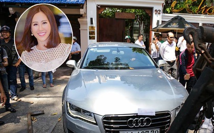 Ô tô Audi của hoa hậu Thu Hoài bị niêm phong đưa về phường do lấn chiếm vỉa hè Sài Gòn