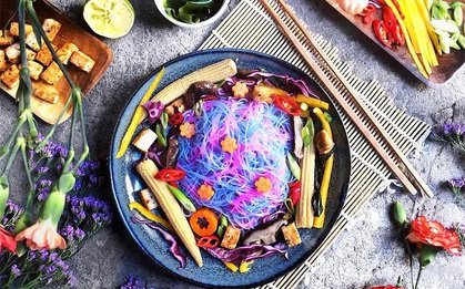 Thưởng thức miến cầu vồng đẹp mê ly như trong truyện cổ tích