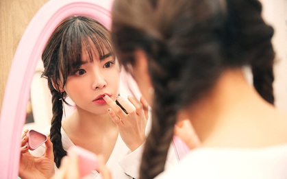 Tuyệt chiêu chống khô môi cho cô nàng văn phòng ngồi máy lạnh cả ngày