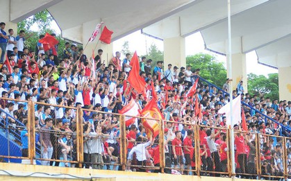 Giải Bóng đá sinh viên toàn quốc 2017 lo tình trạng... vỡ sân