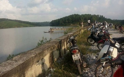 Hà Tĩnh: Sẩy chân xuống đập sâu, nam sinh lớp 11 bị nước cuốn mất tích