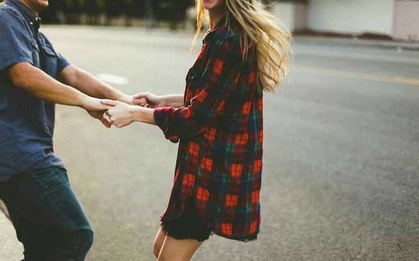 Hãy hẹn hò với ai đó làm cho bạn tin vào tình yêu