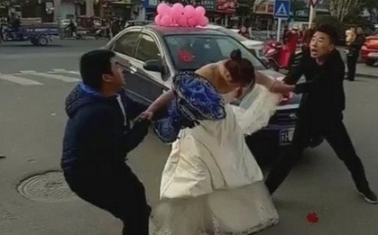 Đám cưới bỗng trở thành trò hề khi người yêu cũ của cô dâu chặn xe hoa đòi nối lại tình xưa