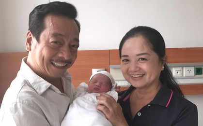 “Ông trùm” Phan Quân hào hứng khoe ảnh cháu nội mới sinh