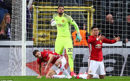 Thủng lưới cuối trận, Man Utd hòa tiếc nuối trên đất Bỉ