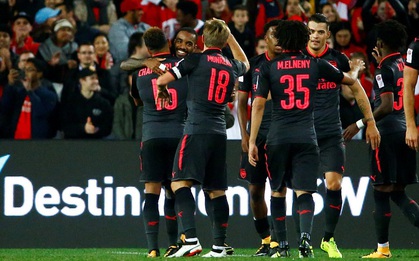 Tân binh Lacazette tỏa sáng, Arsenal thắng trận mở màn tour du đấu
