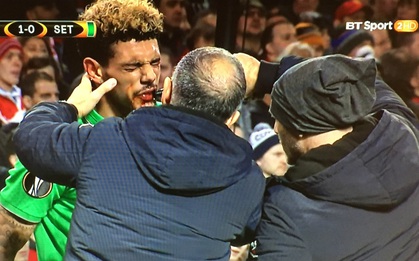 Sao Man Utd thoát thẻ đỏ dù đánh đối thủ chảy máu mồm