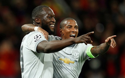 Lukaku lập cú đúp, "Đấng vô đối" Man Utd lên đầu bảng ở Champions League