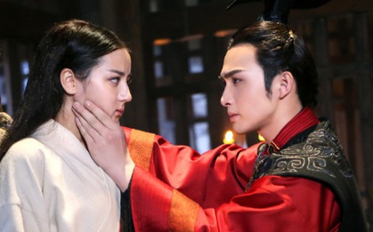 “Lệ Cơ” Địch Lệ Nhiệt Ba bị Trương Bân Bân cưỡng hôn vì mãi không chịu “đổ”