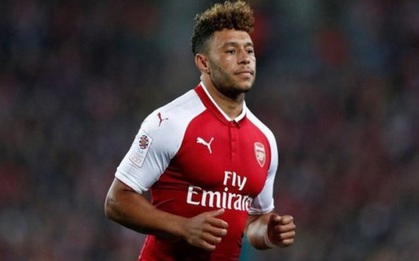 Liverpool đạt thỏa thuận chiêu mộ Oxlade-Chamberlain từ Arsenal