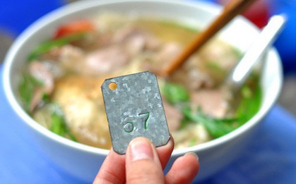 Không phải chen chúc xếp hàng, Hà Nội có 5 quán ngon vỉa hè ngồi đợi lấy số rất văn minh