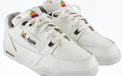 Đôi sneaker vintage mà Apple thiết kế riêng cho nhân viên được bán đấu giá lên đến 340 triệu đồng