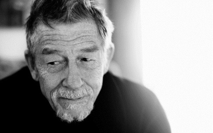 Ngôi sao của "The Elephant Man" John Hurt qua đời ở tuổi 77