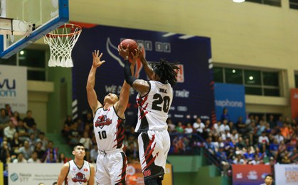 Thang Long Warriors thắng kịch tính Hanoi Buffaloes trong trận derby Thủ đô