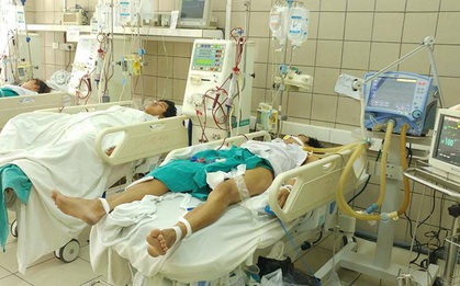 Khởi tố vụ án khiến 12 sinh viên nhập viện vì ngộ độc rượu sau cuộc nhậu từ trưa đến đêm ngày 8/3