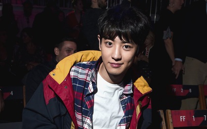 Hết "thảo mai" với Sehun, giờ Vogue lại khen lấy khen để Chanyeol (EXO) khi dự show Tommy Hilfiger