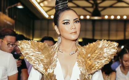 Lý Nhã Kỳ khoác cánh vàng, lộng lẫy như Nữ hoàng Ai Cập đi họp báo