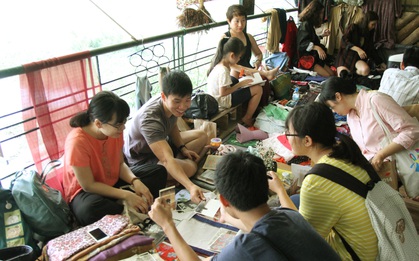 Phiên chợ "người yêu cũ" đặc biệt giữa lòng Hà Nội: Nơi thanh lý những kỷ vật tình yêu thời còn mặn nồng