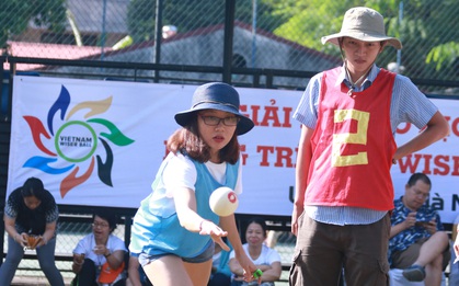 Giới trẻ Việt Nam ngày càng hứng thú với môn thể thao "vắt óc" ném bóng