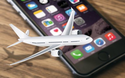 Tại sao chúng ta cần tắt điện thoại hoặc bật chế độ máy bay khi cất cánh/hạ cánh?