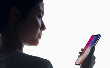 Apple: "Bạn bè có thể không nhận ra bạn khi trang điểm, nhưng FaceID vẫn làm được việc đó"