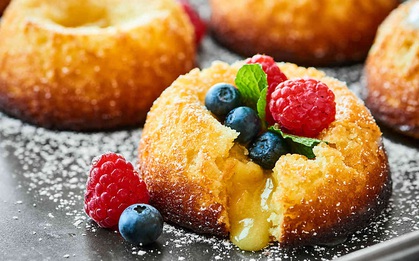 Đã có lava cake chocolate, nay còn có cả lava cake chanh vàng ươm thơm lừng khó cưỡng