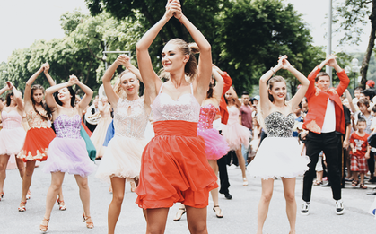 Lễ hội carnival dưới mưa, dàn nhạc giao hưởng và những dự án du lịch dành tặng Hà Nội