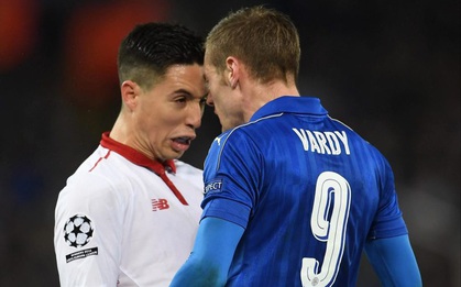 Húc đầu Vardy, Nasri nhận mưa "gạch đá"