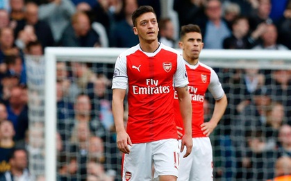 Ozil đạp tung cửa phòng thay đồ vì bị yêu cầu kiểm tra doping