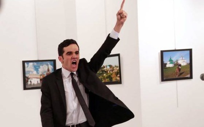 Bức ảnh ám sát Đại sứ Nga tại Thổ Nhĩ Kỳ giành giải World Press Photo 2017