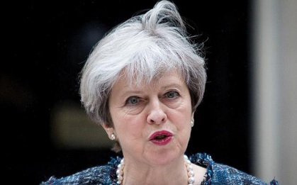Thủ tướng Theresa May lên tiếng sau vụ nổ bom: Tôi thành thật chia buồn với gia đình các nạn nhân