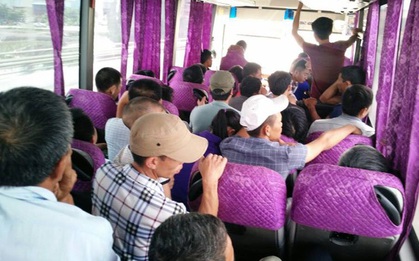 Kinh hoàng xe khách 29 chỗ "nhồi" 58 khách
