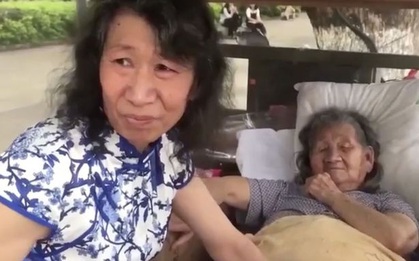 Con trai hiếu nghĩa đóng giả phụ nữ suốt 20 năm chăm mẹ ốm liệt giường vì lý do vô cùng cảm động