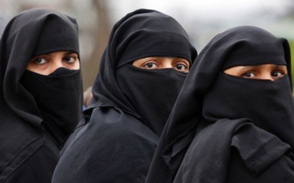 Người phụ nữ trẻ bị bắt vì mặc váy ngắn ở Saudi Arabia đã được thả