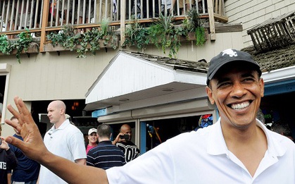 Obama kiếm hơn triệu đô từ phố Wall