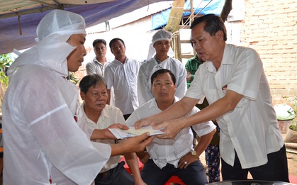 TNGT thảm khốc ở Tây Ninh: Đại tang ở xóm nghèo ven sông Hậu