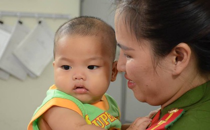 Vụ bé trai bị bỏ rơi ở nhà nghỉ: Một người đàn ông từ Bắc Giang nhận là bố, xin đón con về nhà