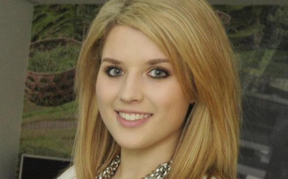 Không xé quần áo, không cắt tóc, đây là màn trả thù quá khủng khiếp người phụ nữ này dành cho tình địch xinh đẹp