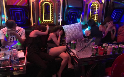 Đột kích quán karaoke ở Sài Gòn phát hiện nhiều nam nữ dương tính với ma tuý đang bay lắc