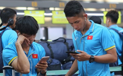 U22 Việt Nam sang Malaysia trong cơn buồn ngủ