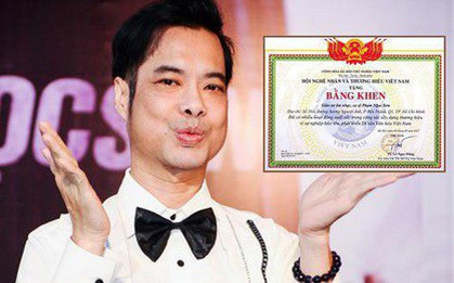 Một ngày nọ, Ngọc Sơn được trao bằng giáo sư âm nhạc mà không ai biết tại sao và như thế nào
