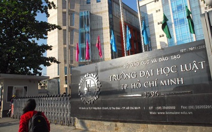 Cựu sinh viên sẵn sàng hỗ trợ "kiện ĐH Luật TP.HCM"