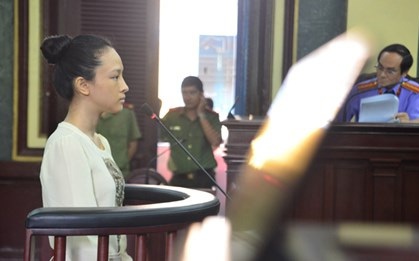 Hoa hậu Phương Nga giữ nguyên lời khai về "hợp đồng tình ái"