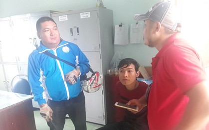 Vờ hỏi mua vàng, giật 14 chiếc vòng rồi bỏ chạy