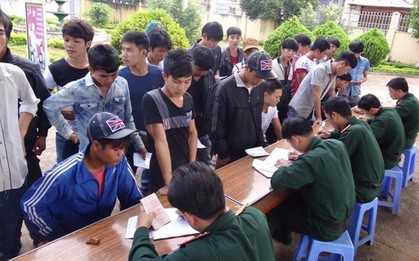 Hai thanh niên bị truy tố vì trốn khám nghĩa vụ quân sự