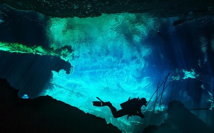 Phát hiện dạng sống kỳ dị, ăn khí độc trong hang ngập nước ở Mexico