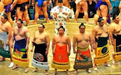 Thế giới "u ám" của võ sĩ sumo tại Nhật: Không lương, không điện thoại, không bạn gái